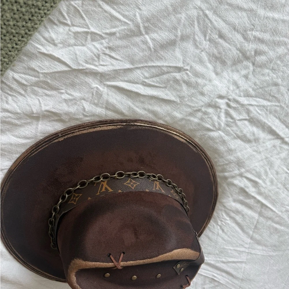 LV cowgirl hat - Picture 3 of 4